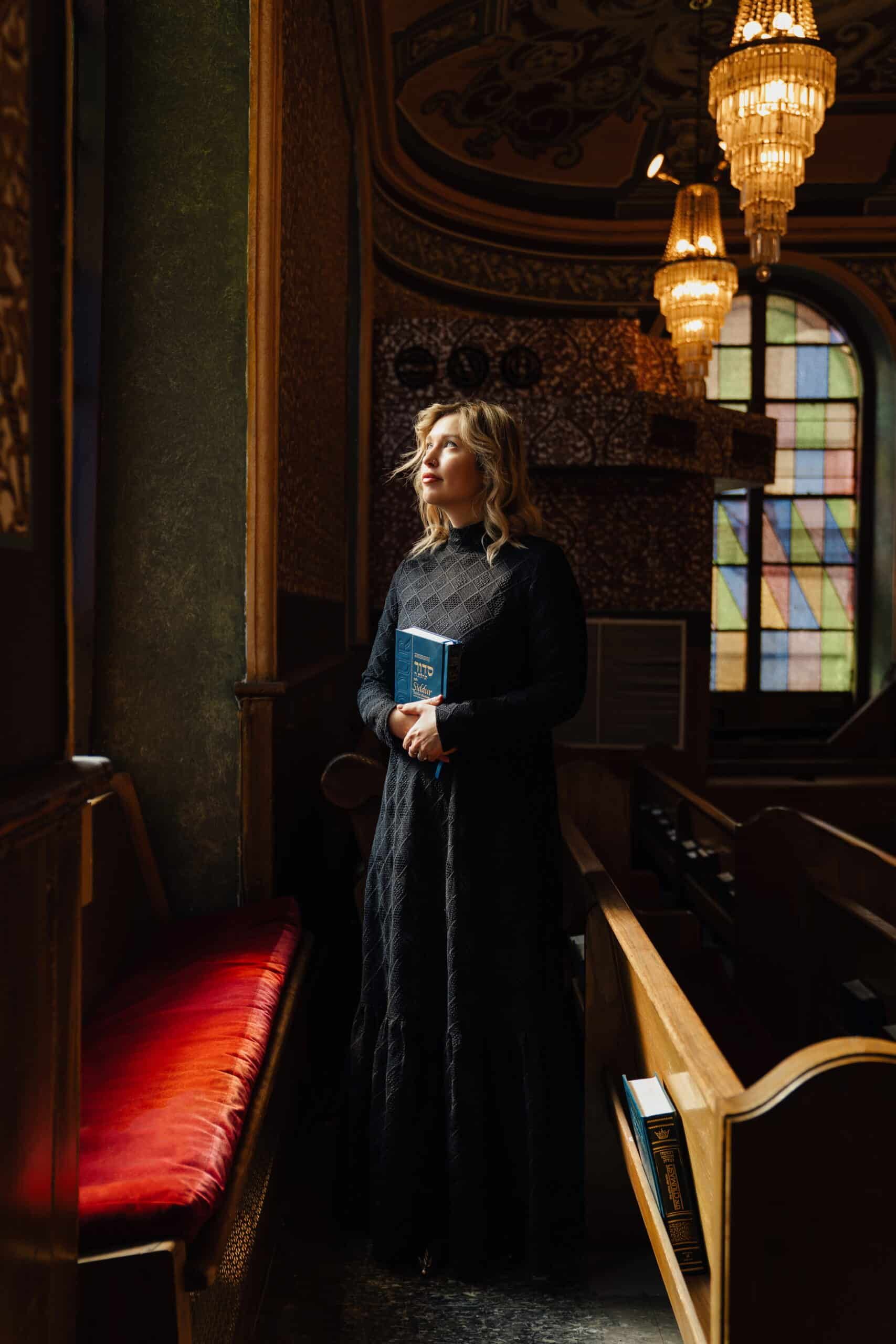 Portrait by photographer Zusha Goldin