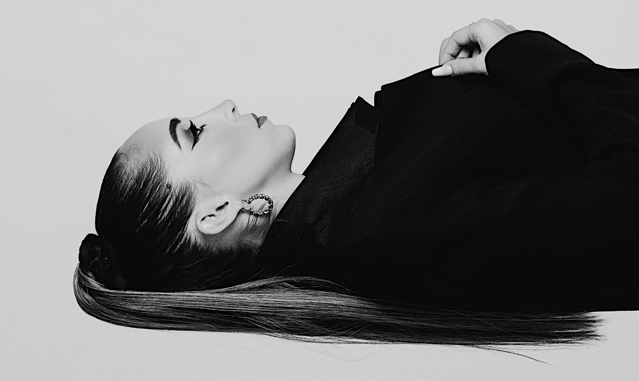 Portrait by photographer Zusha Goldin